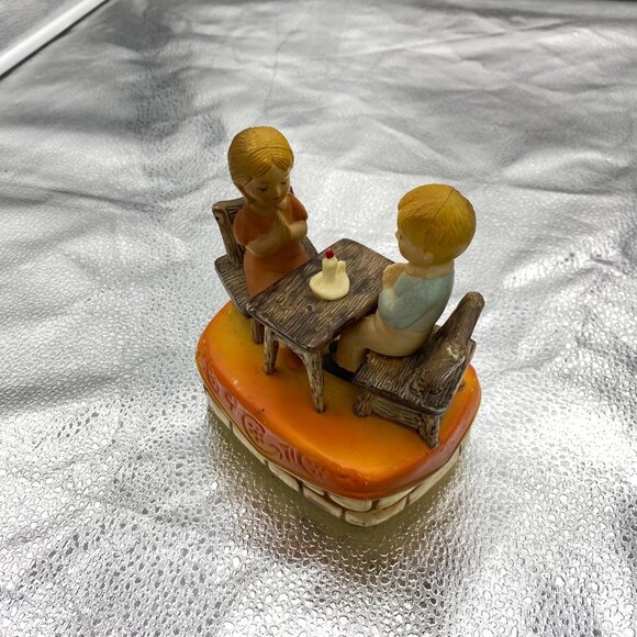 Vintage Price Import Music Box Boy Girl‎ praying at table Hong Kong Rotates - Picture 12 of 12